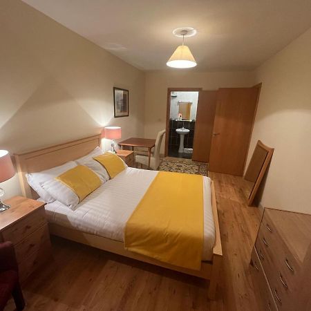 Elegant Rooms And Suites In Knock Knock  Kültér fotó