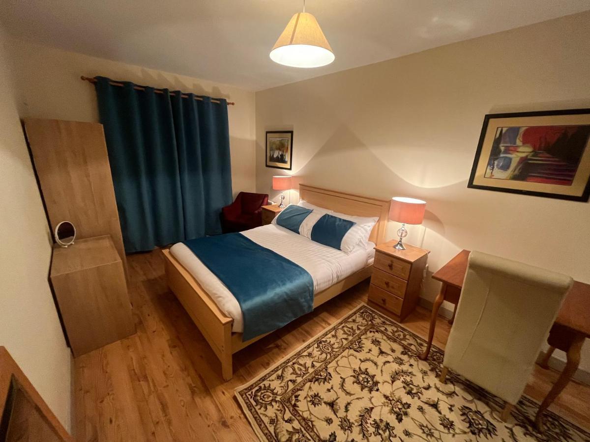 Elegant Rooms And Suites In Knock Knock  Kültér fotó