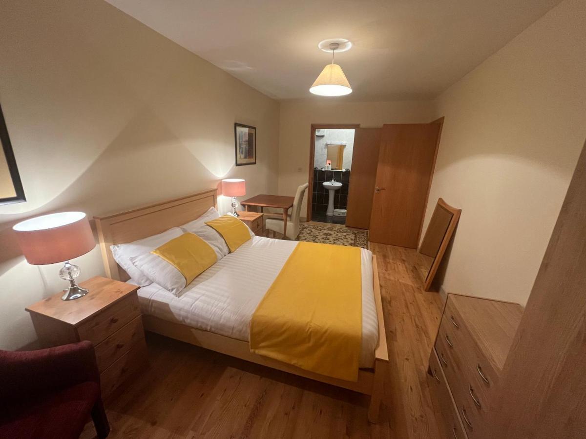 Elegant Rooms And Suites In Knock Knock  Kültér fotó